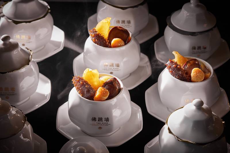 W50BR25- Meet the Bund - 51-100