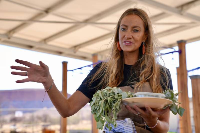 W50BR25-CoC-MindyWoods-5